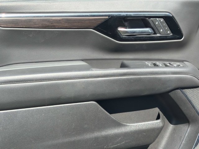 Used 2025 Chevrolet Tahoe LT RWD image 19
