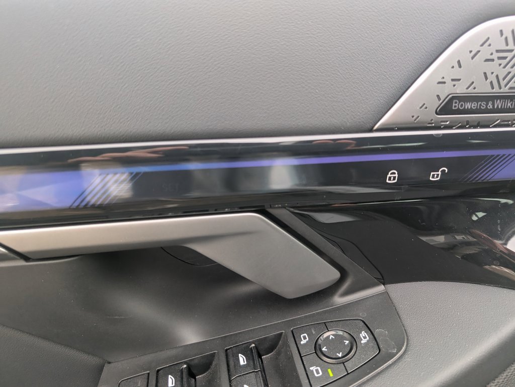 Used 2024 BMW 540i xDrive w/ Premium Package image 16