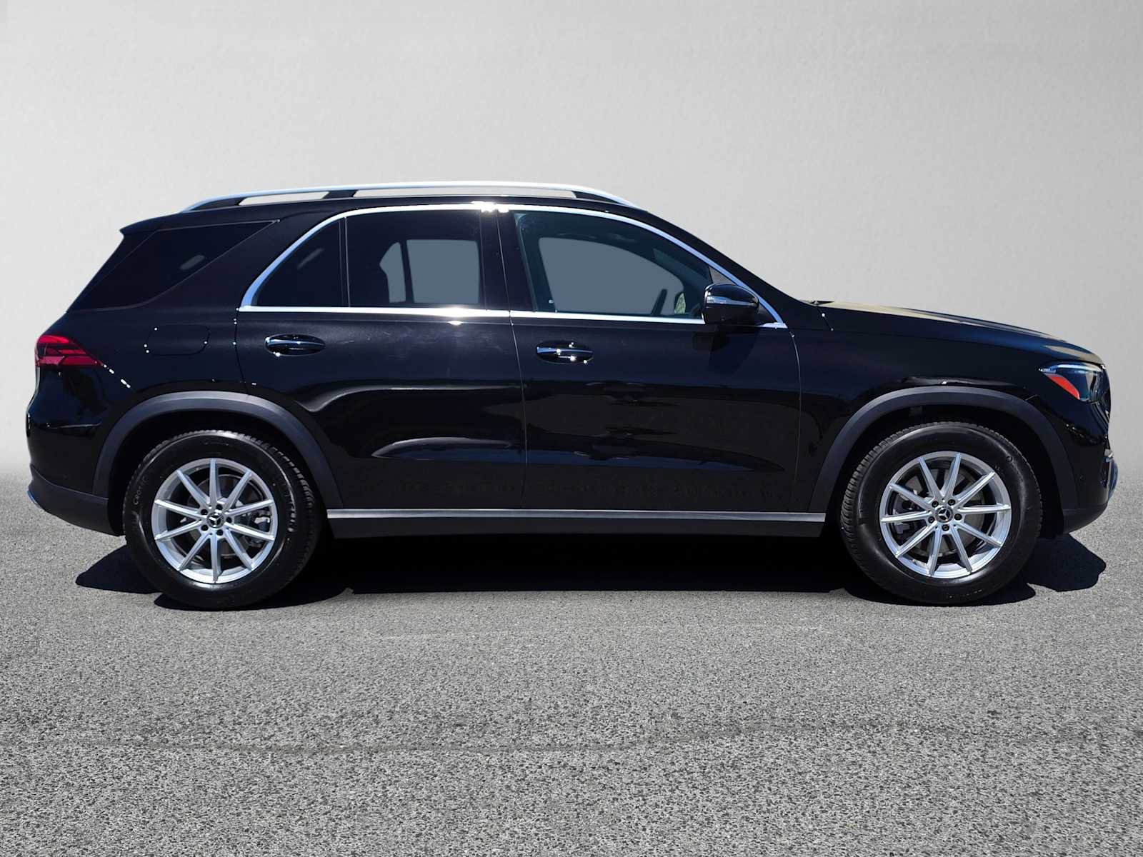 Used 2026 Mercedes-Benz GLE 350 4MATIC image 3