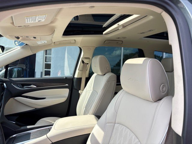 Used 2022 Buick Enclave Avenir w/ Trailering Package, 5000 lbs. FWD image 15