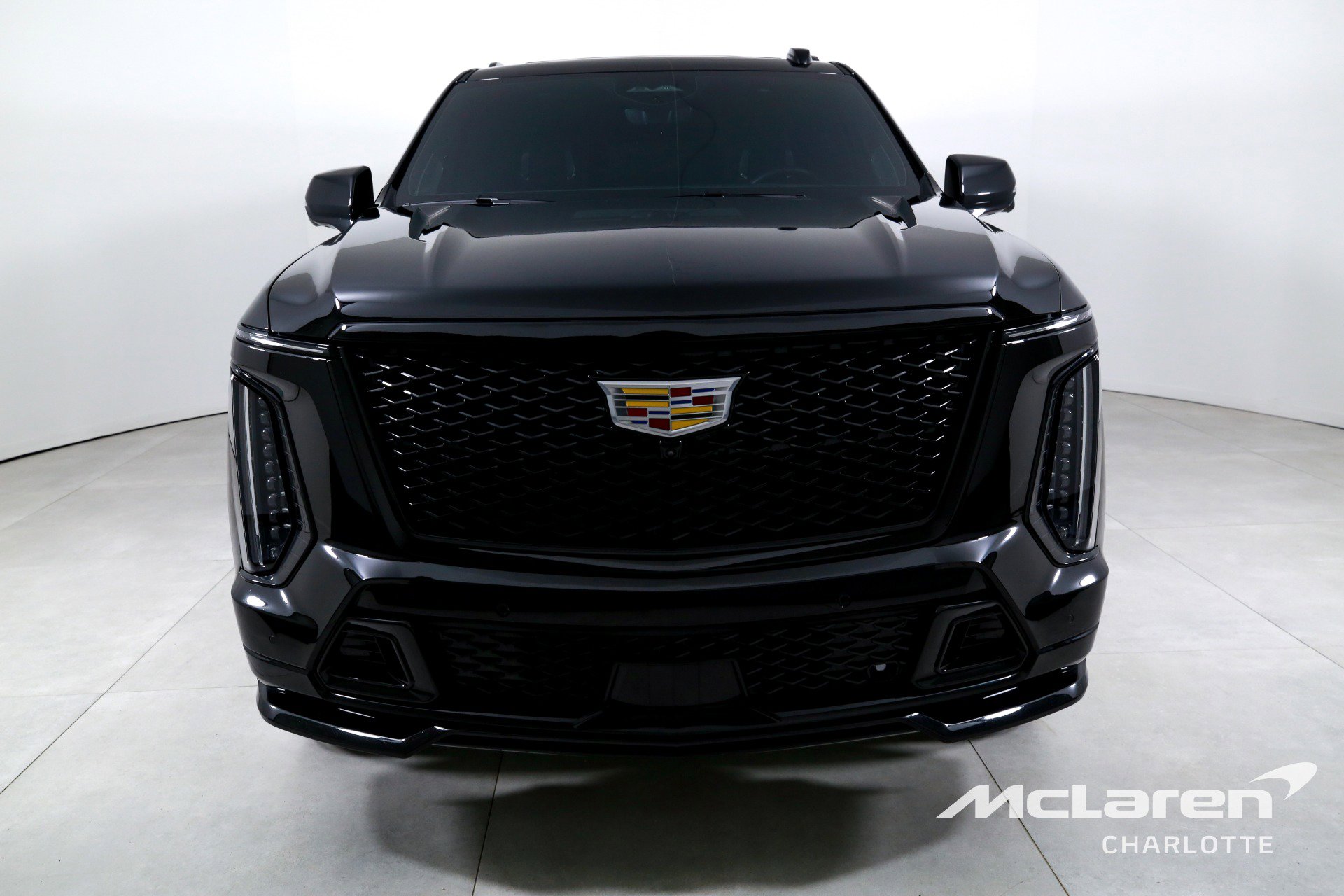 Used 2025 Cadillac Escalade ESV V image 4