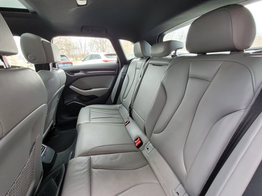 Used 2018 Audi A3 e-tron Premium Plus w/ Technology Package image 12