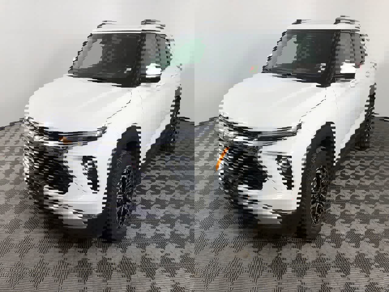 Used 2025 Chevrolet TrailBlazer LT image 4