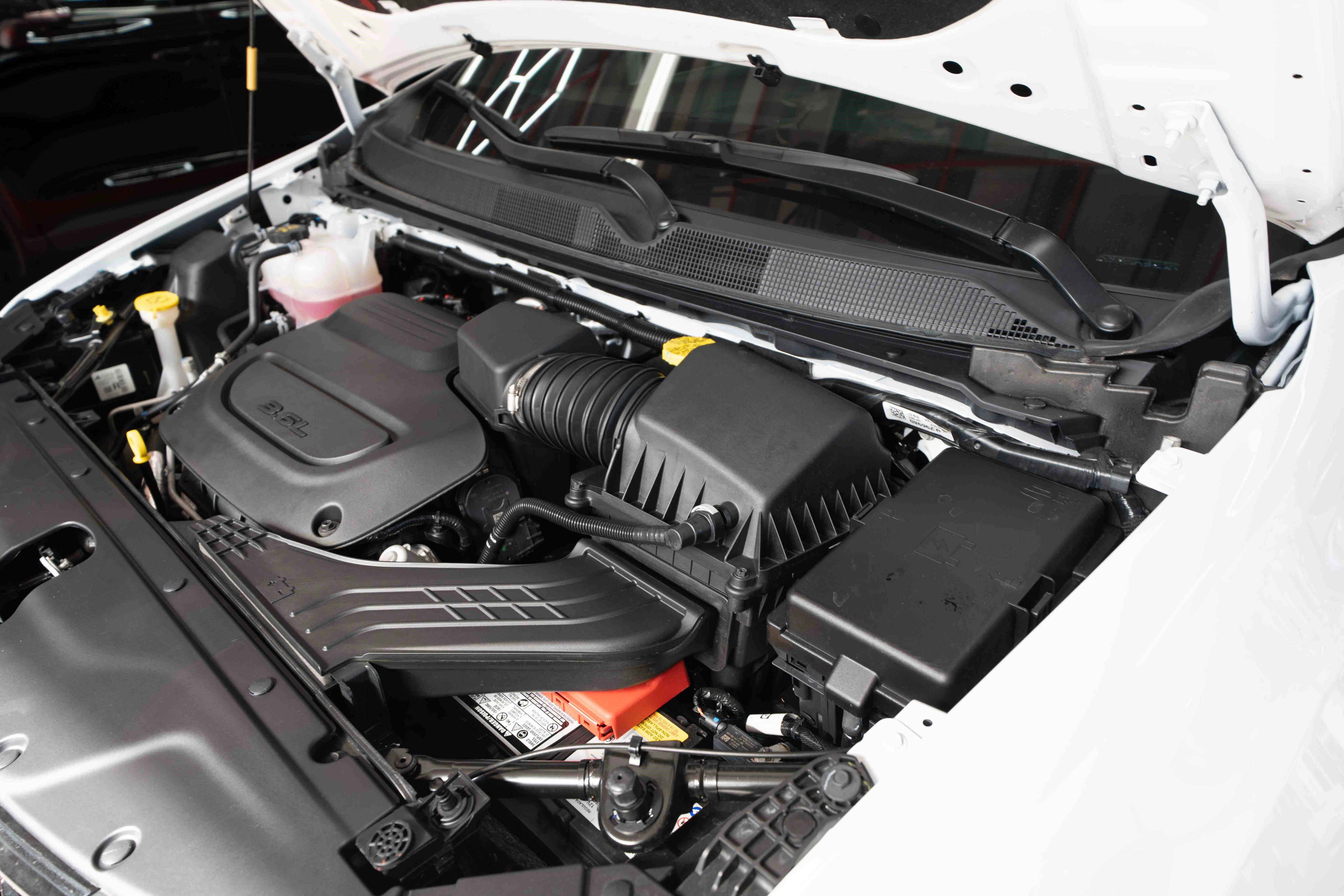 Used 2025 Chrysler Pacifica Select image 34