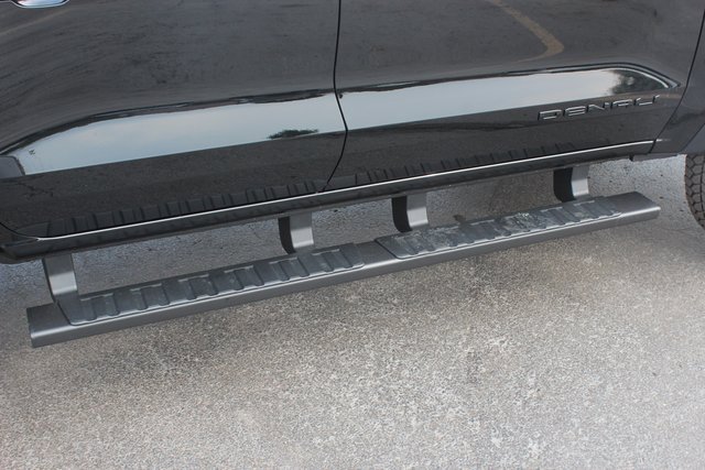 New 2026 GMC Canyon Denali w/ LPO, Denali Black Edition image 6