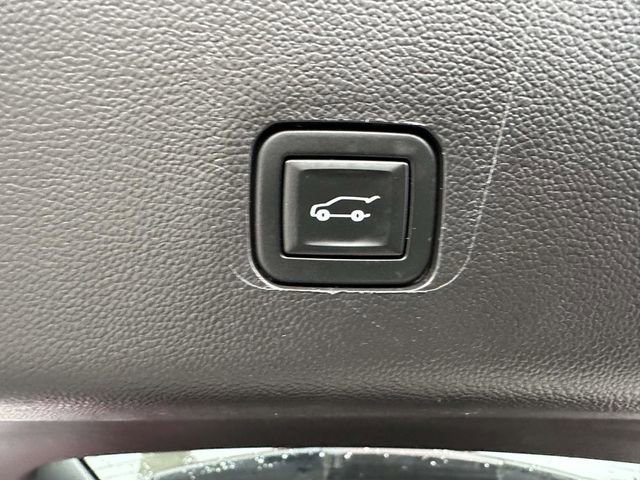 Used 2020 Chevrolet Traverse RS image 23