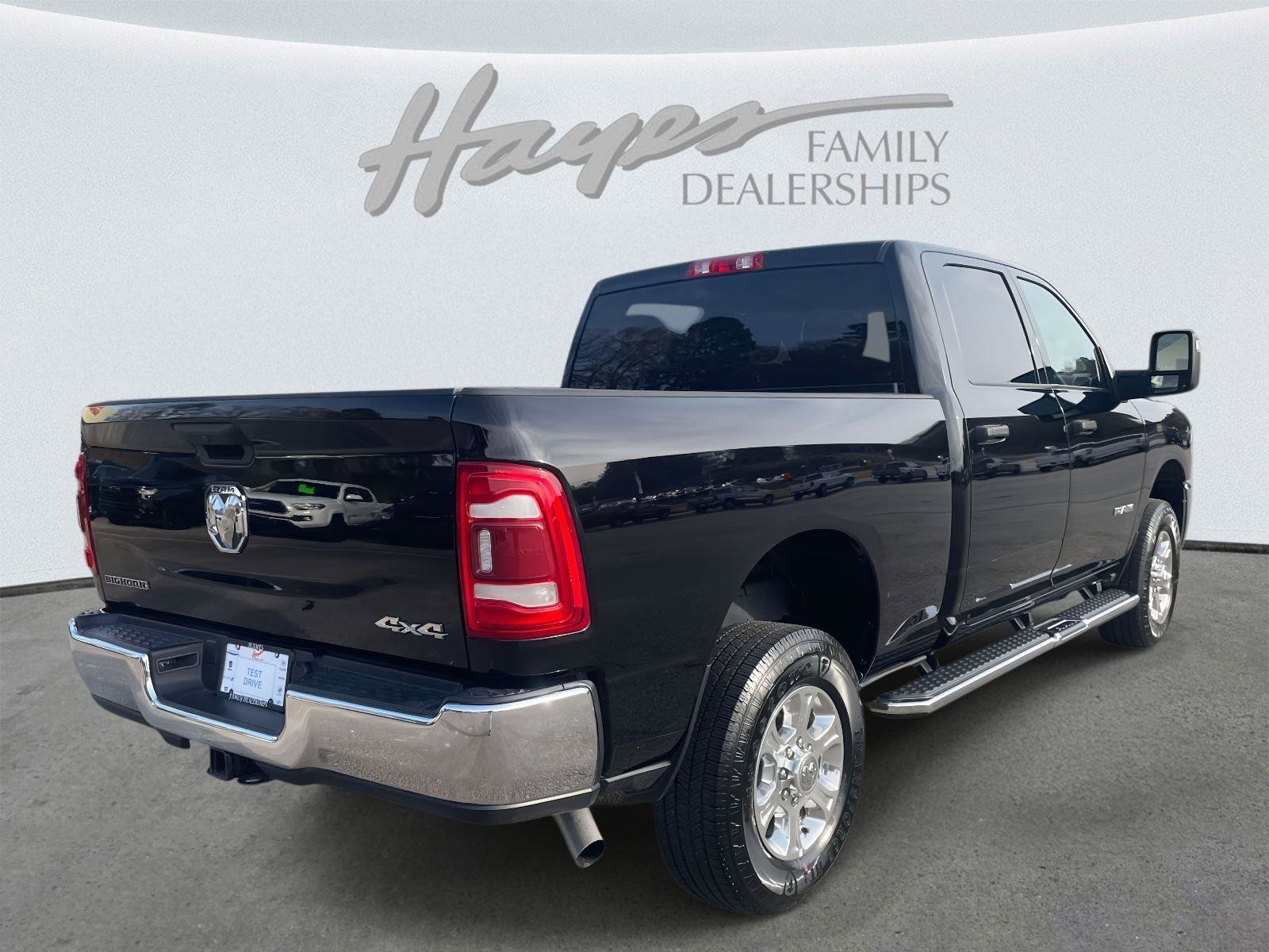 Used 2024 RAM 2500 Big Horn w/ Safety Group image 32