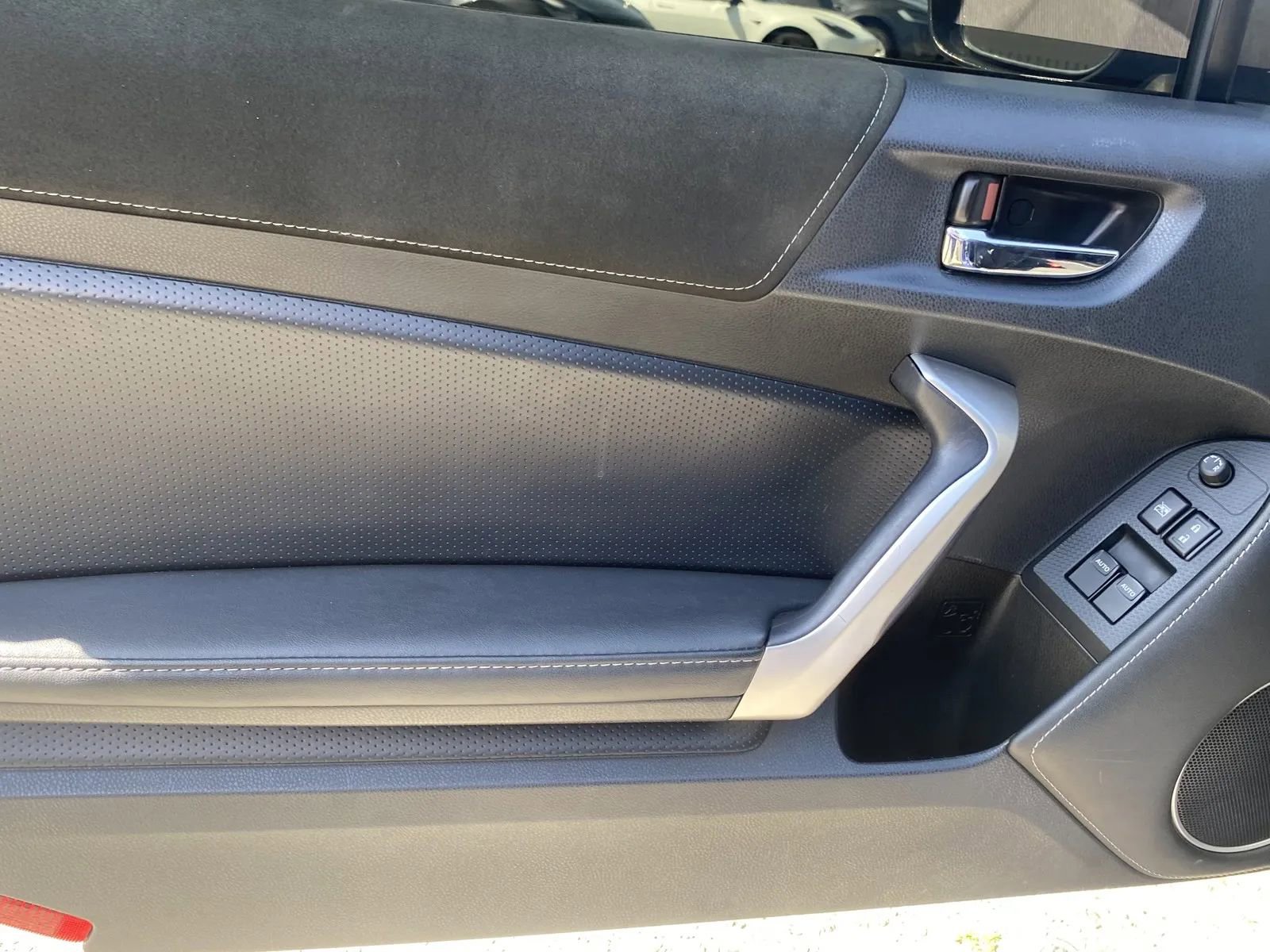 Used 2017 Toyota 86 RWD image 11