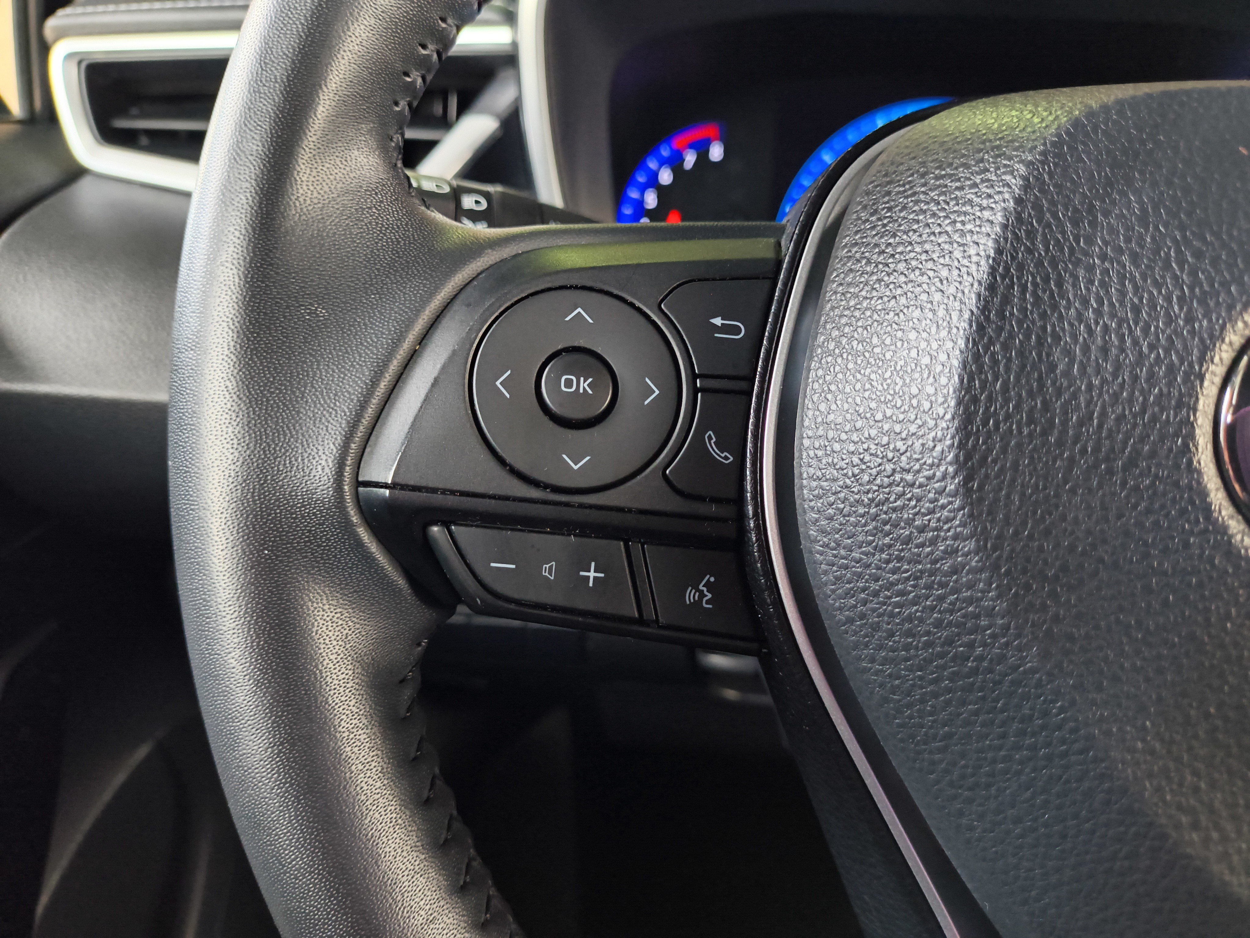 Used 2021 Toyota Corolla XSE FWD image 19