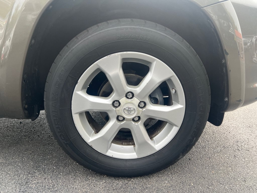 Used 2010 Toyota RAV4 Limited AWD/4WD image 32