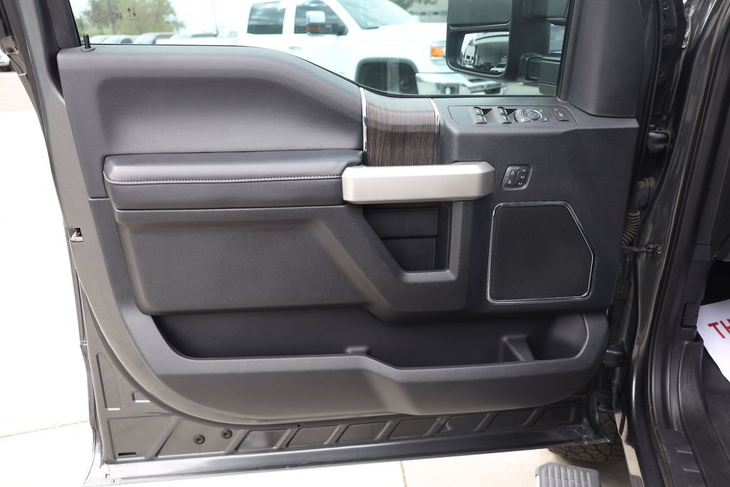 Used 2020 Ford F350 Lariat w/ Lariat Ultimate Package AWD/4WD image 10