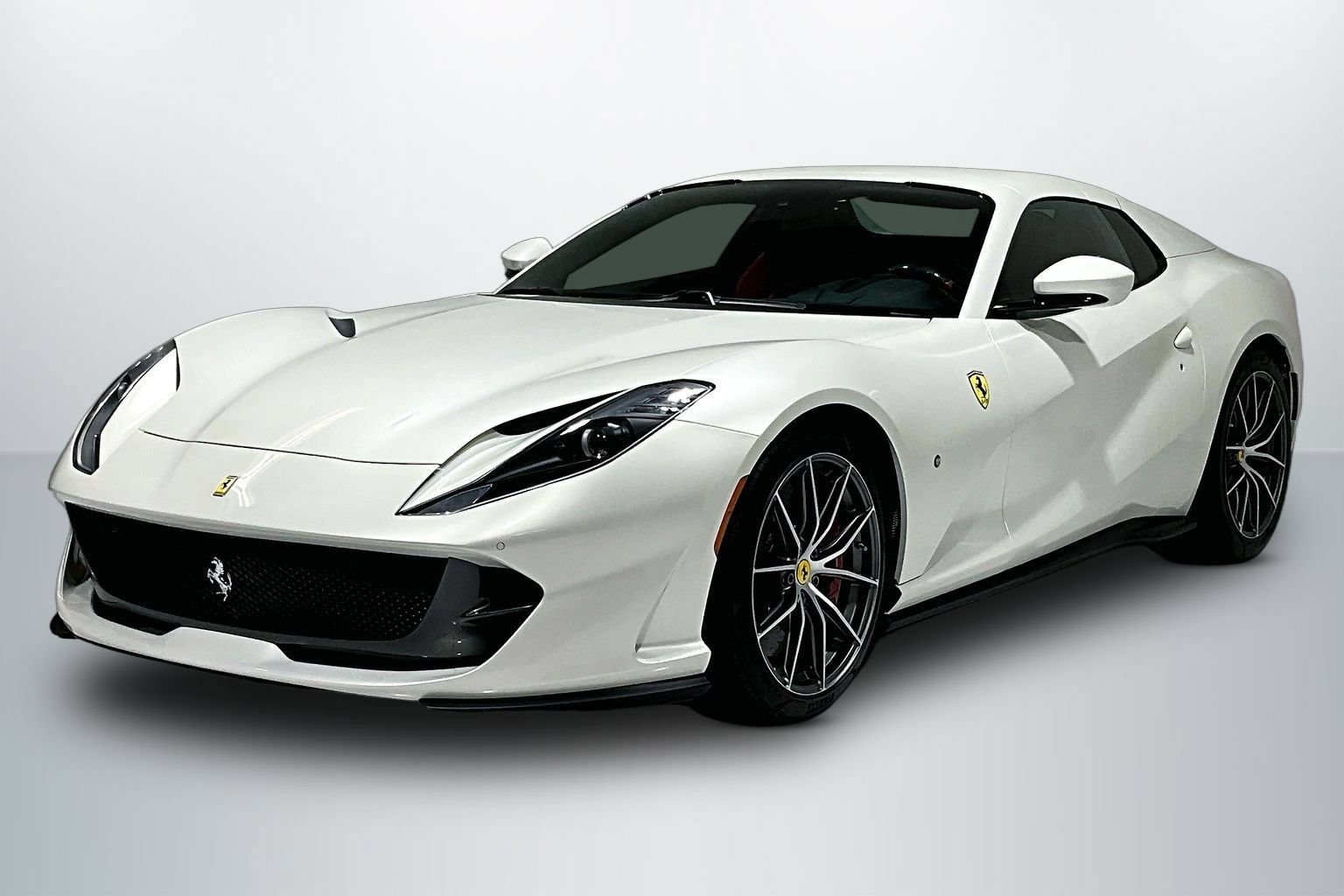 Used 2021 Ferrari 812 GTS RWD image 3