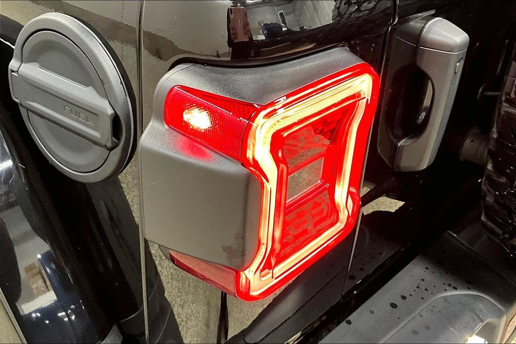 Used 2022 Jeep Wrangler Unlimited Rubicon image 23