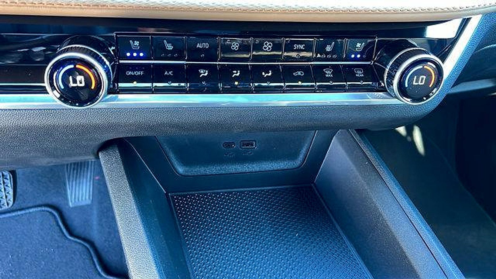 New 2026 Chevrolet Equinox ACTIV w/ Convenience Package III image 21