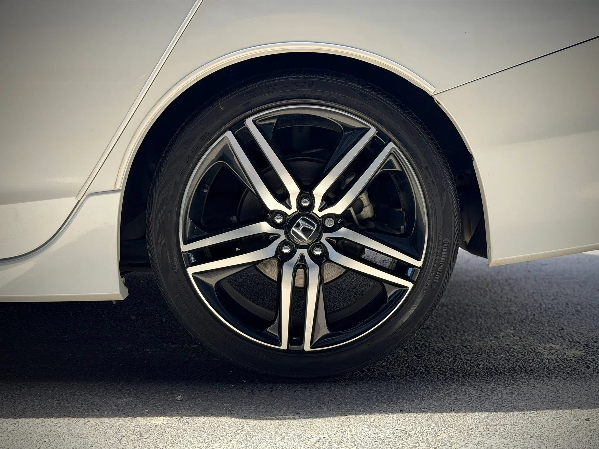 Used 2017 Honda Accord Sport image 23