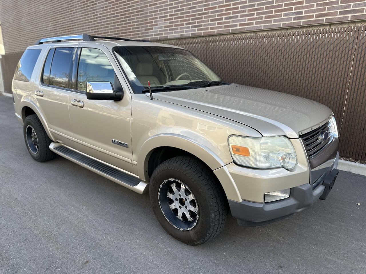 Used 2006 Ford Explorer Limited image 2