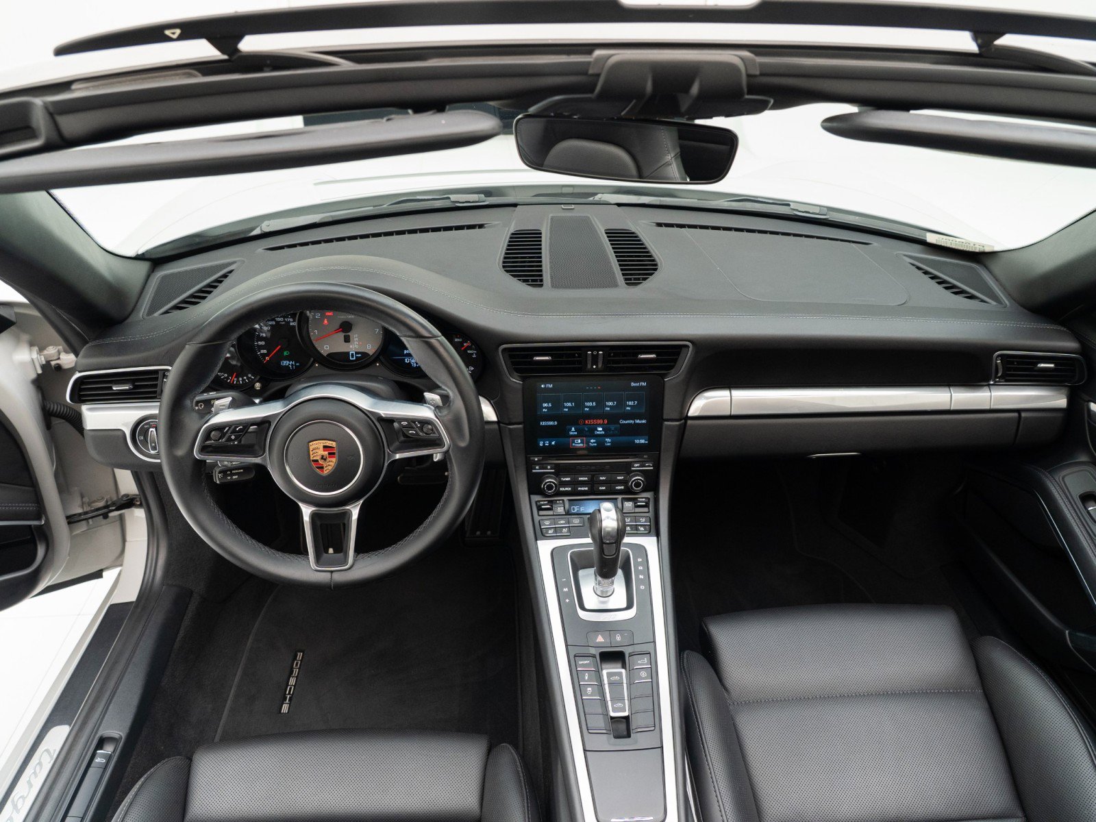 Certified 2018 Porsche 911 Targa 4S AWD/4WD image 29