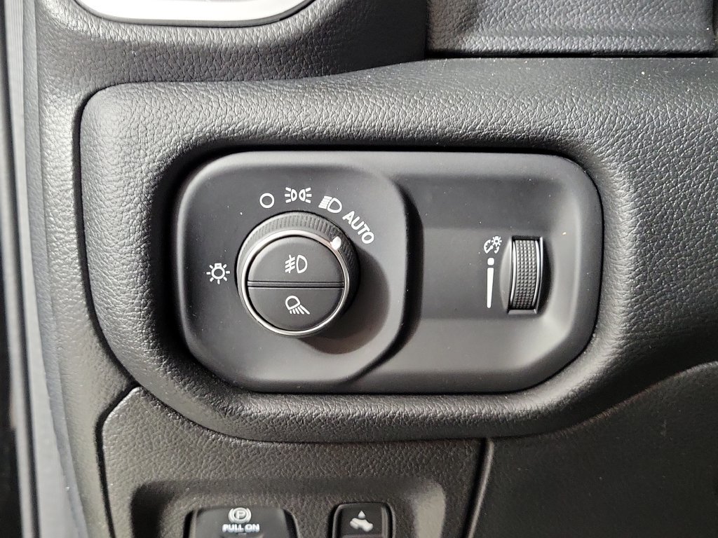 Used 2021 RAM 1500 Big Horn RWD image 13