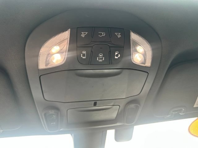 Used 2019 Chrysler Pacifica Limited w/ S Appearance Package FWD image 33