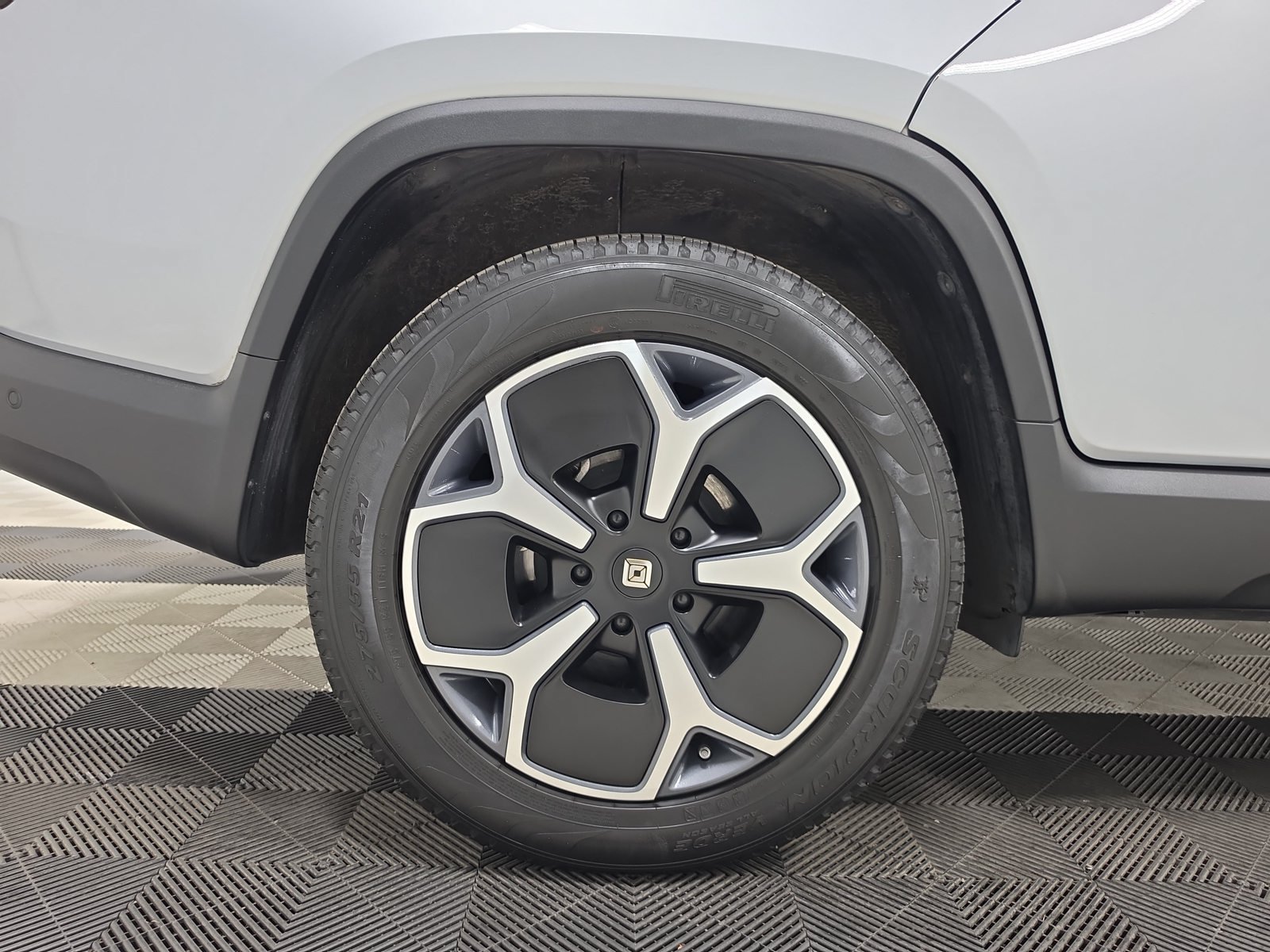 Used 2023 Rivian R1T Adventure Dual AWD/4WD image 12