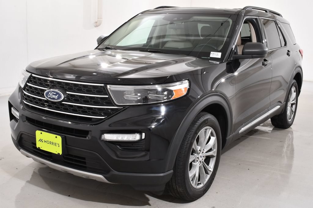 Used 2022 Ford Explorer XLT w/ Equipment Group 202A AWD/4WD image 2