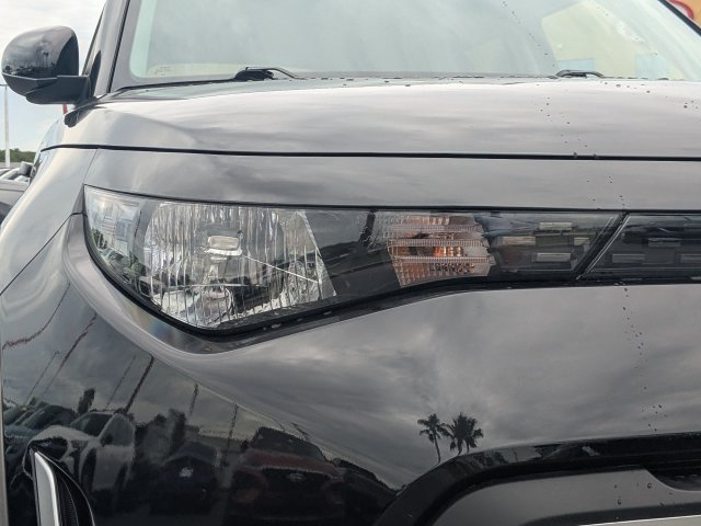 Certified 2025 Kia Soul LX w/ LX Technology Package FWD image 10