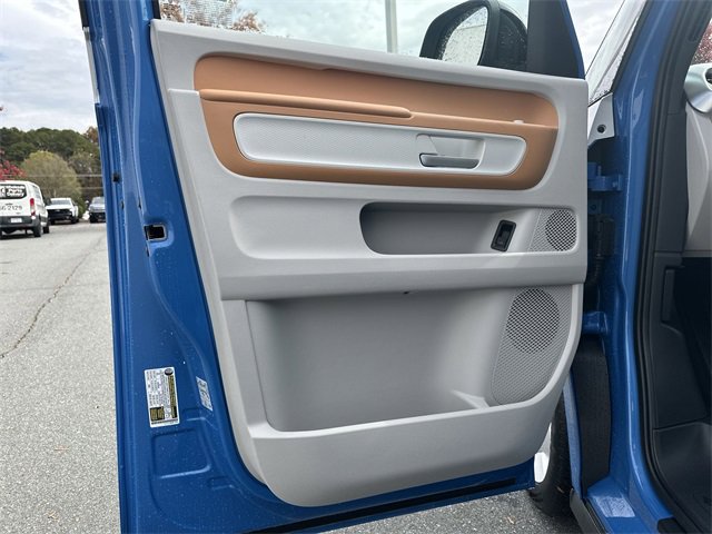 New 2025 Volkswagen ID. Buzz 1st Edition image 13