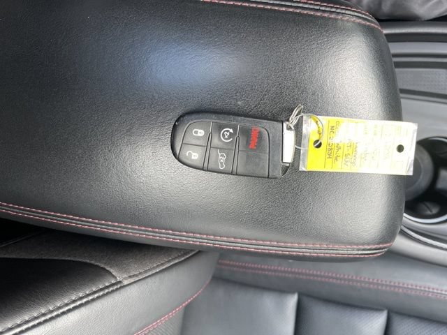 Used 2022 Dodge Durango R/T w/ Blacktop Package AWD/4WD image 33
