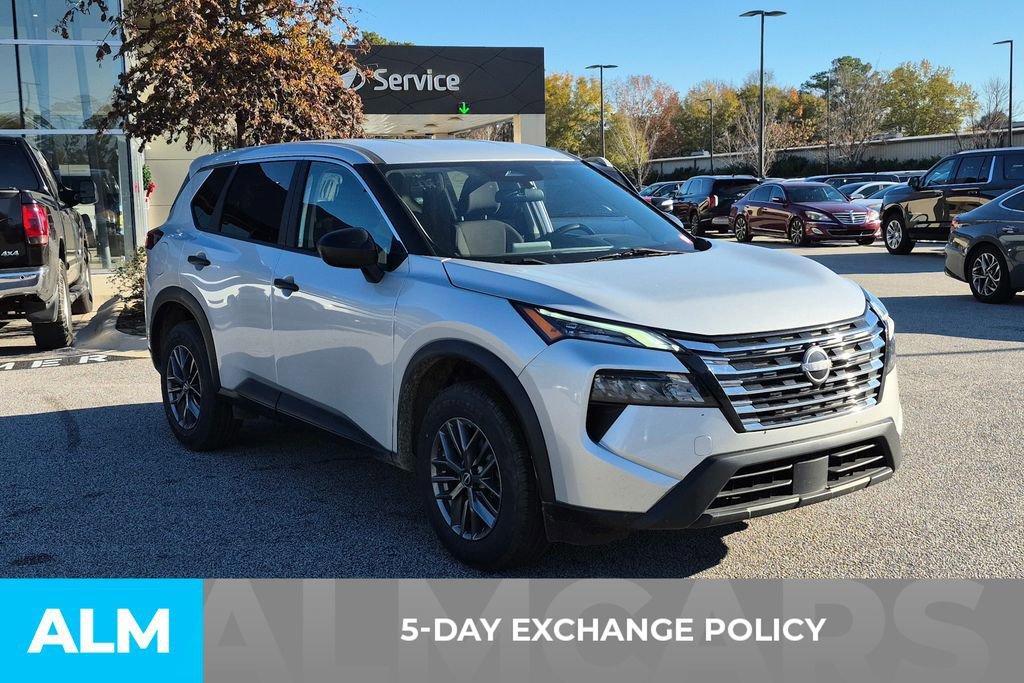 Used 2024 Nissan Rogue S image 4