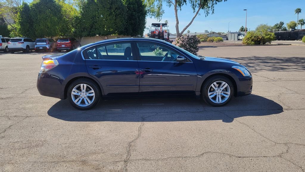 Used 2011 Nissan Altima 3.5 SR w/ Sport Pkg image 10