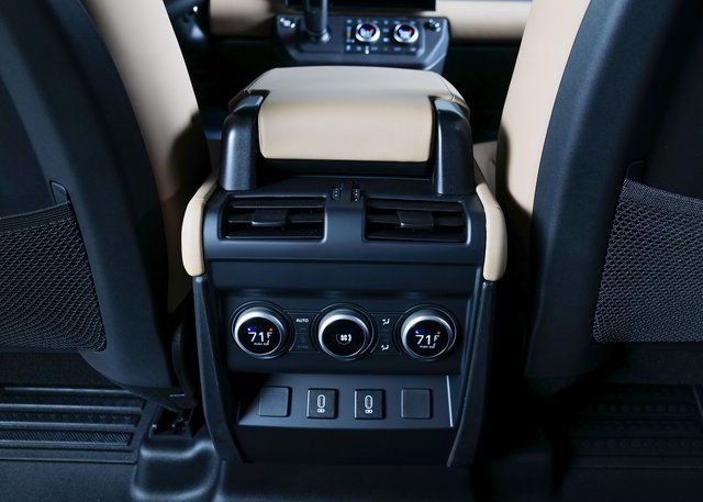 New 2026 Land Rover Defender 110 X-Dynamic SE image 21