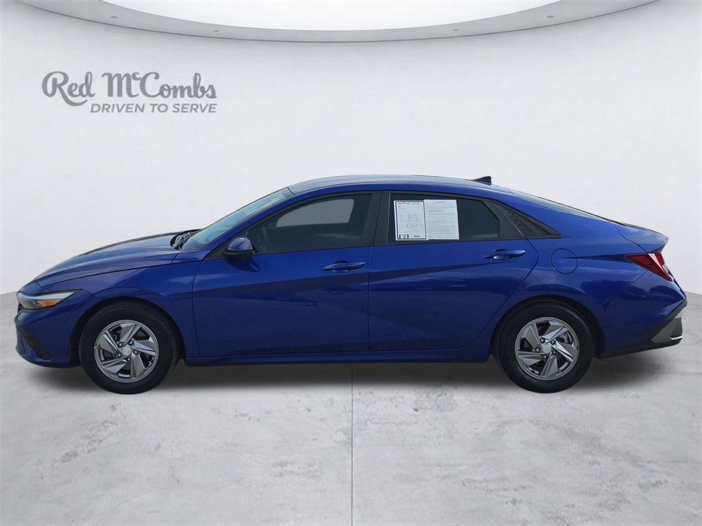 Certified 2025 Hyundai Elantra SE FWD image 2