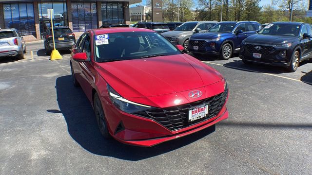 Used 2022 Hyundai Elantra SEL w/ Preferred Accessory Package image 5