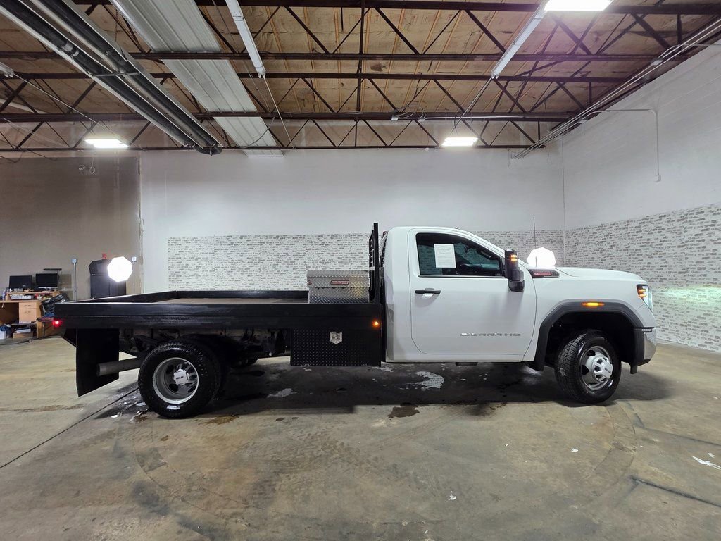 Used 2024 GMC Sierra 3500 Pro w/ Convenience Package image 3