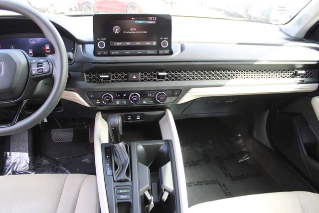 Used 2023 Honda Accord EX image 13