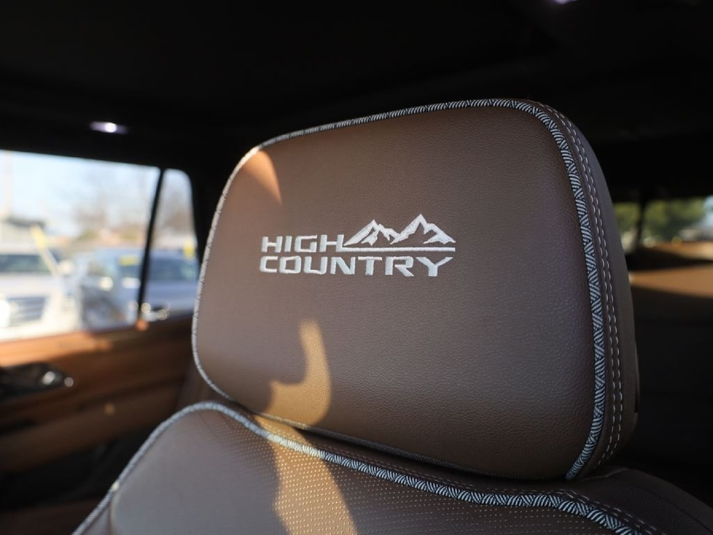 Used 2023 Chevrolet Tahoe High Country AWD/4WD image 39