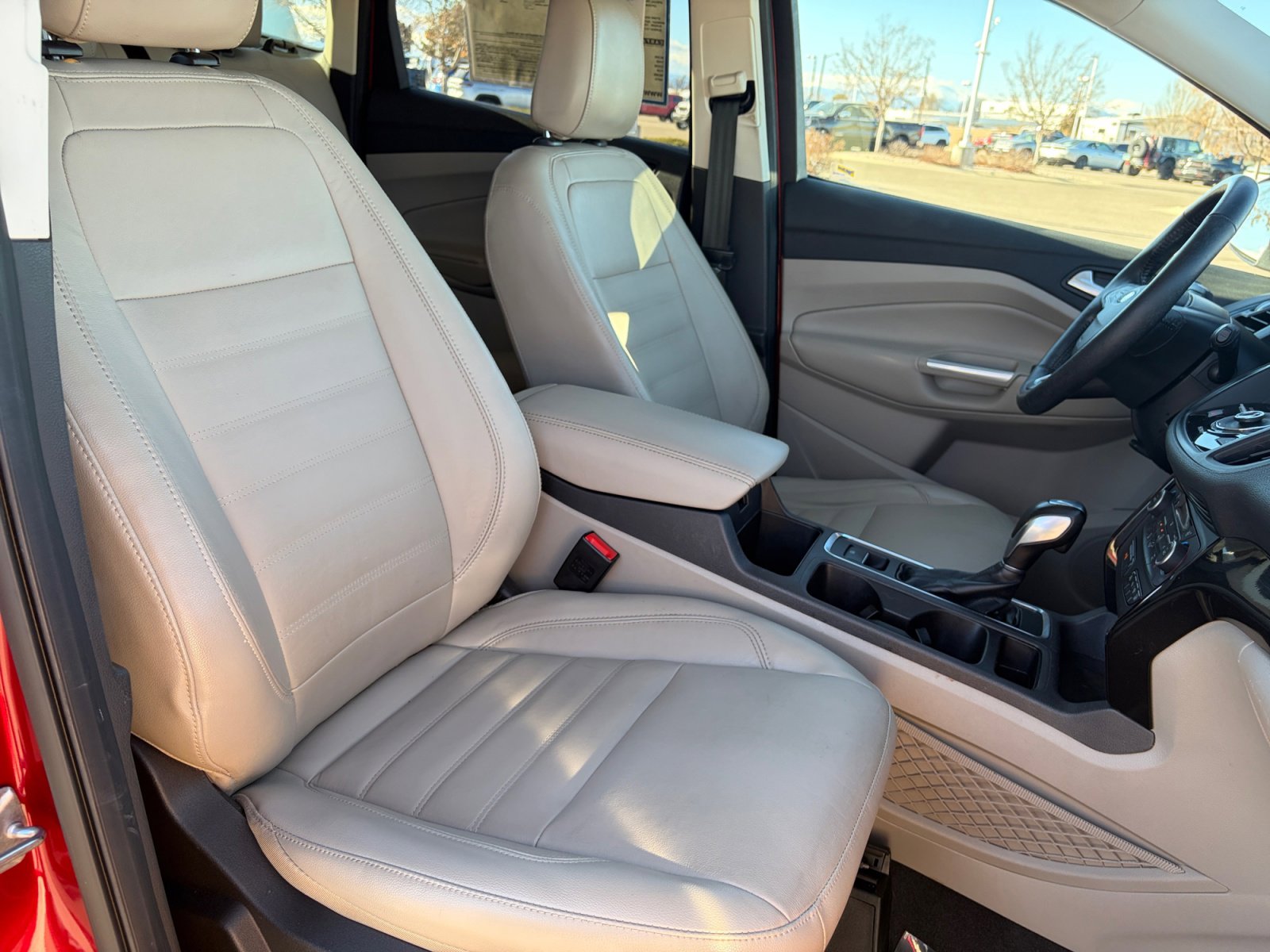Used 2019 Ford Escape Titanium image 34