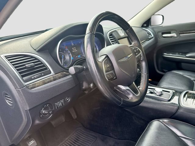 Used 2016 Chrysler 300 C image 10