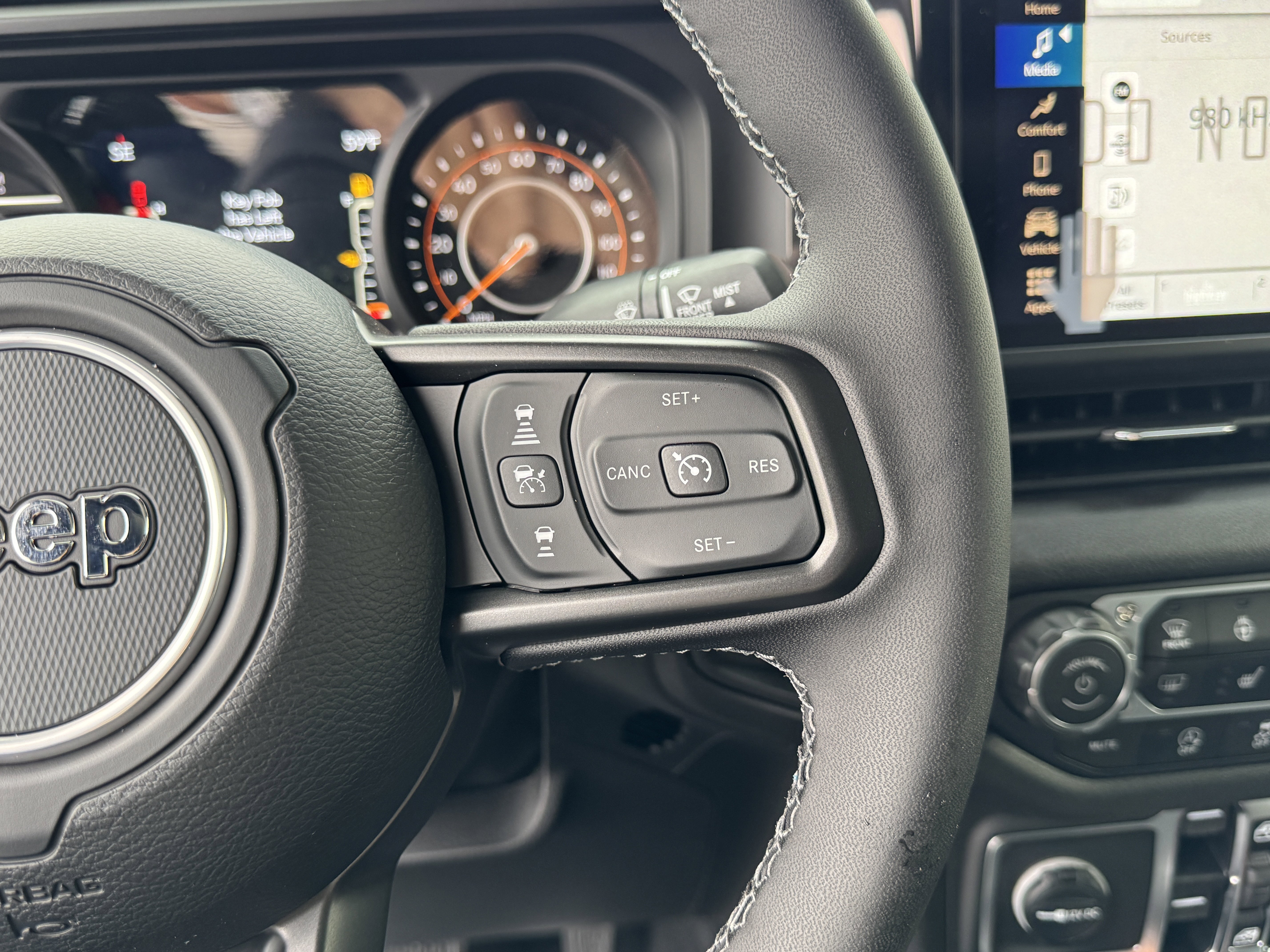 New 2025 Jeep Gladiator Sport image 21