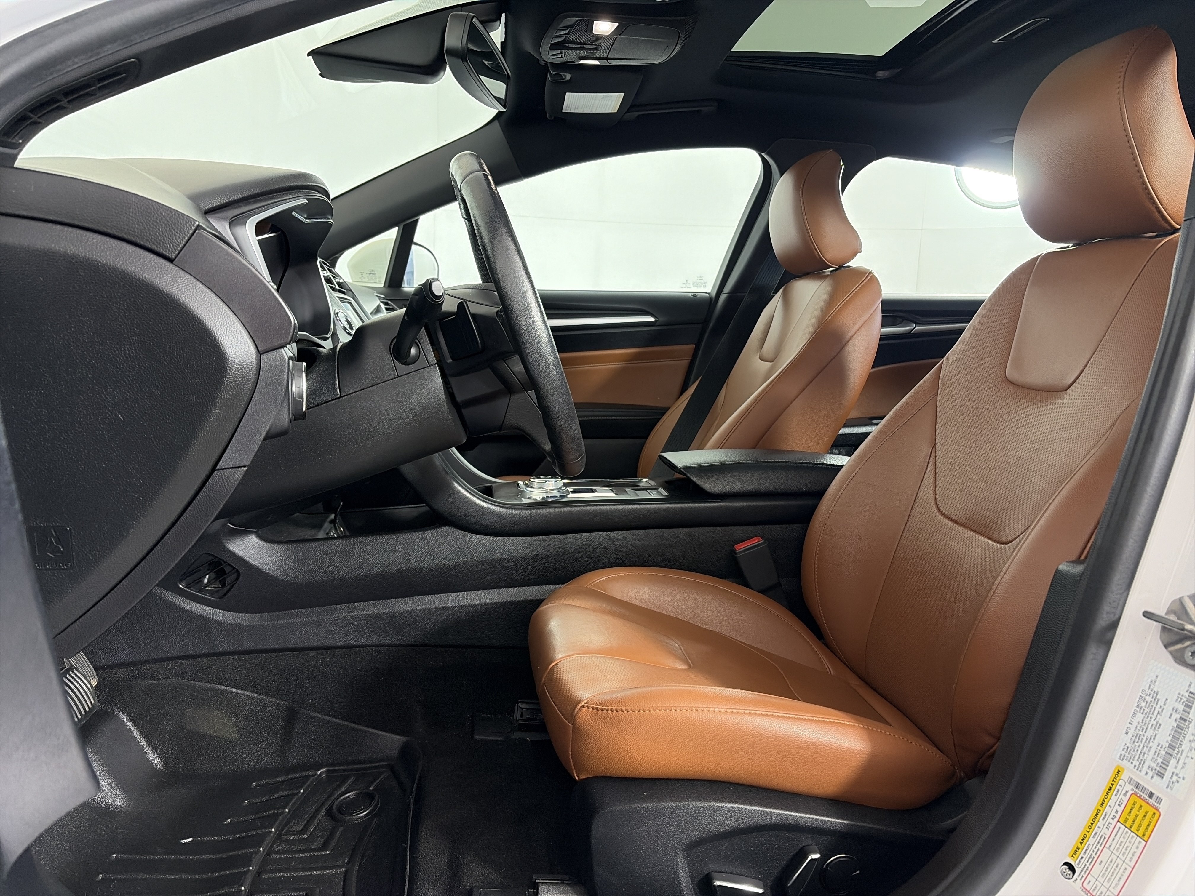 Used 2019 Ford Fusion Titanium FWD image 6