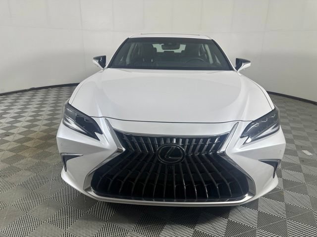Used 2023 Lexus ES 300h Ultra Luxury FWD image 3