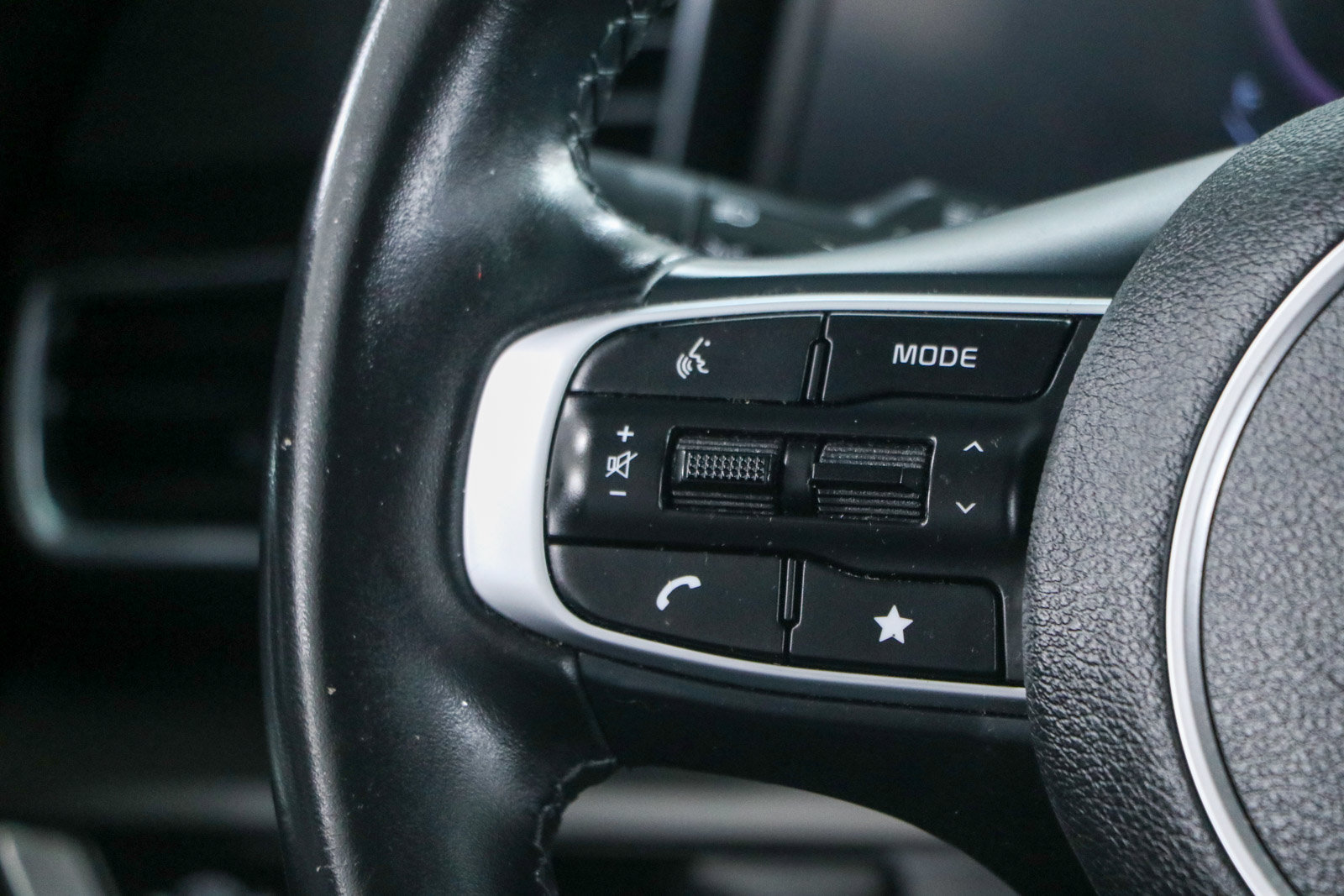 Used 2023 Kia Sportage EX FWD image 13