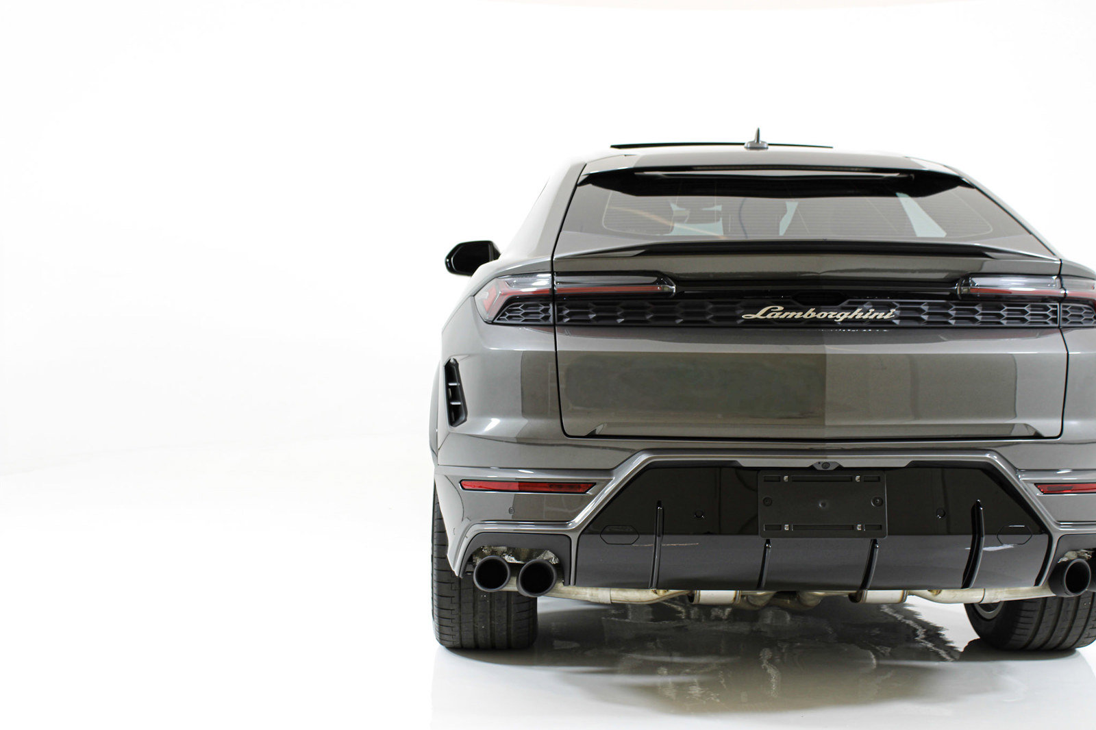 Used 2025 Lamborghini Urus SE AWD/4WD image 20
