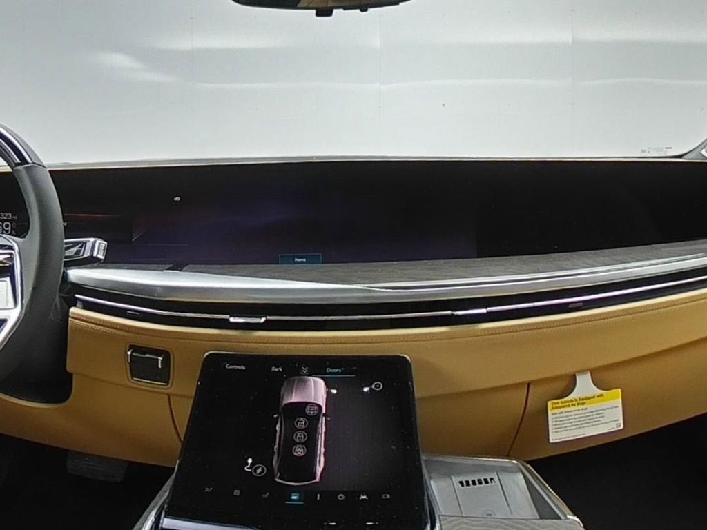 New 2025 Cadillac Escalade IQ Sport 2 w/ LPO, ONYX Package AWD/4WD image 10