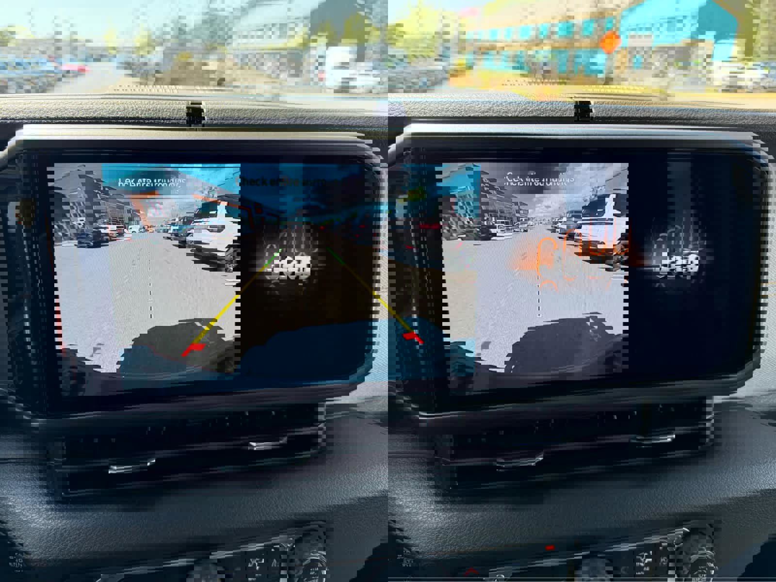 Used 2025 Jeep Gladiator Sport image 18