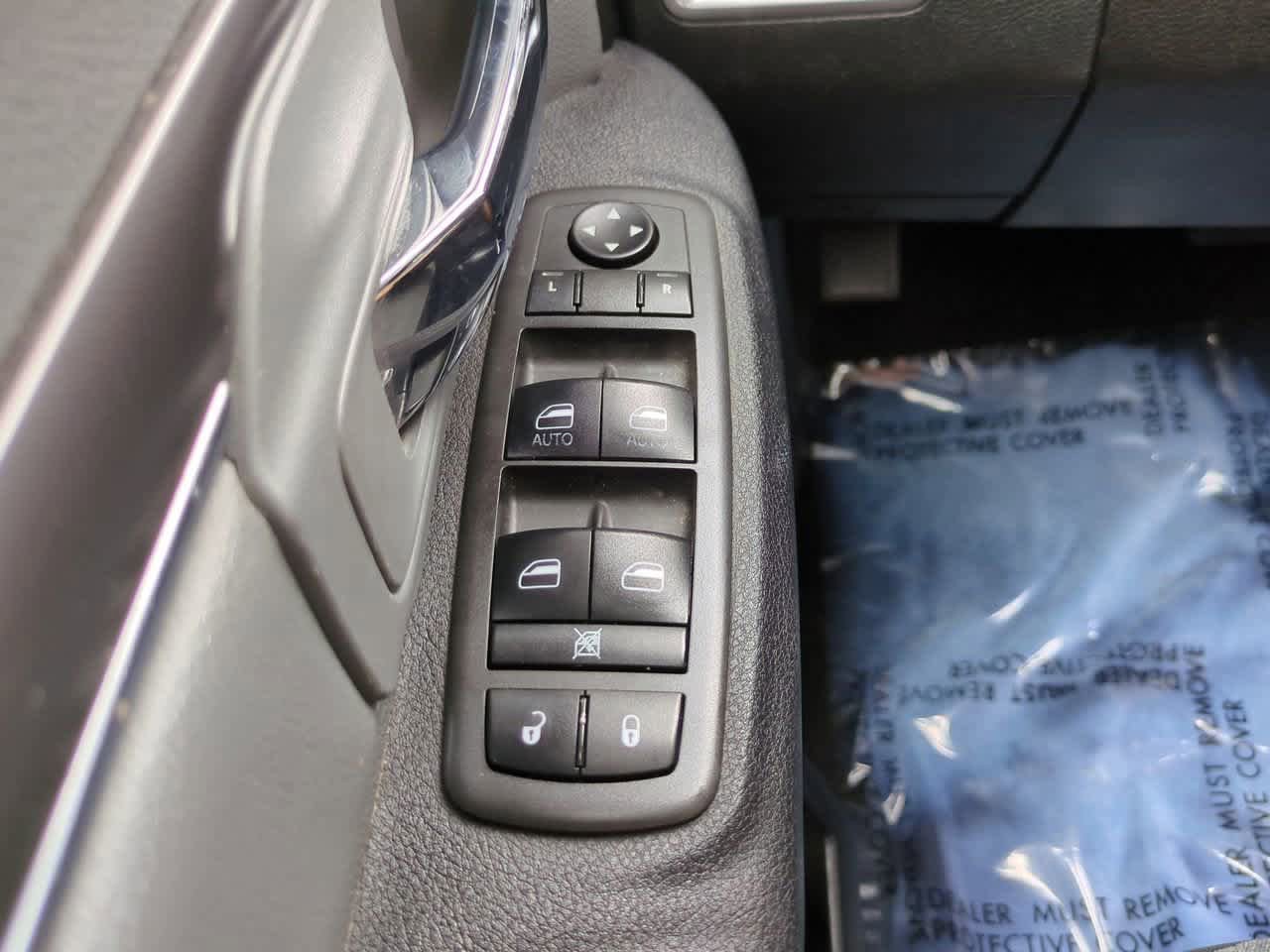 Used 2021 RAM 1500 Classic SLT AWD/4WD image 21