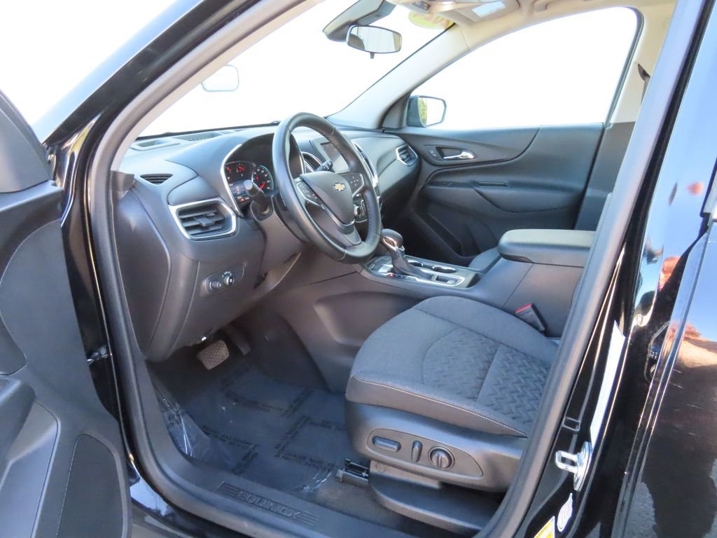 Used 2024 Chevrolet Equinox LT image 32
