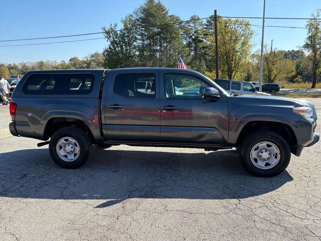 Used 2022 Toyota Tacoma SR AWD/4WD image 3