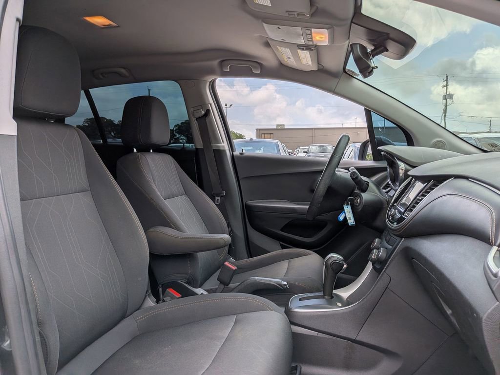 Used 2019 Chevrolet Trax LT FWD image 30