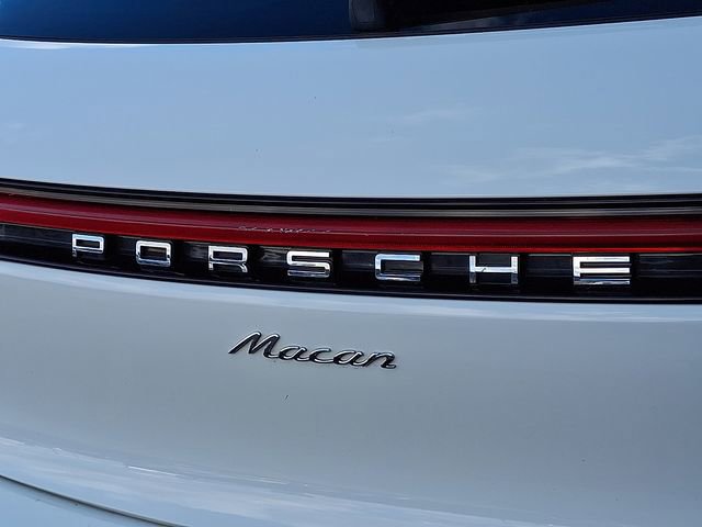 Certified 2023 Porsche Macan Turbo image 33